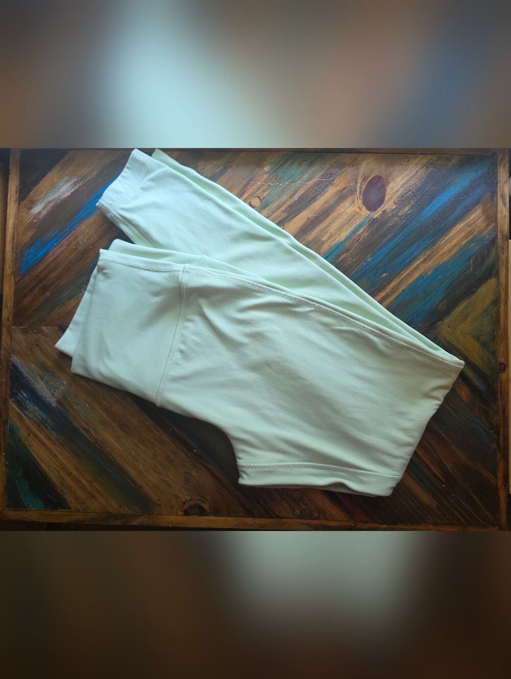 Lululemon Pale Green Leggings Size 8